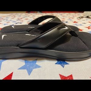 Nike ultra comfort sandals black